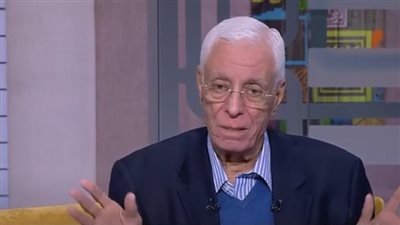 حسام موافي: من يعالج المرضى بالأعشاب عليه أن يتقي الله (فيديو)