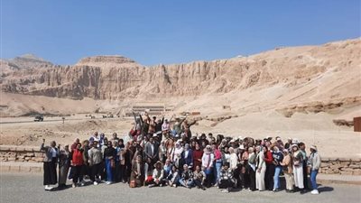  معبد الملكة حتشبسوت يستقبل 500 طالب من شباب الجامعات (صور) 