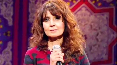 المطربة حنان تكشف تفاصيل اعتزالها الغناء