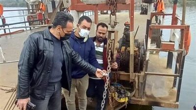 إيقاف معدية مخالفة في كوم حمادة بالبحيرة (صور)