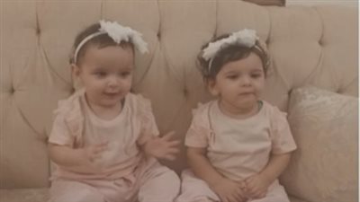 تكلف 68 مليون جنيه.. سيدة تناشد السيسي بعلاج طفلتيها المصابتين بالضمور