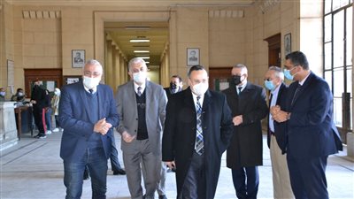 رئيس جامعة الإسكندرية يتفقد سير العملية التعليمية