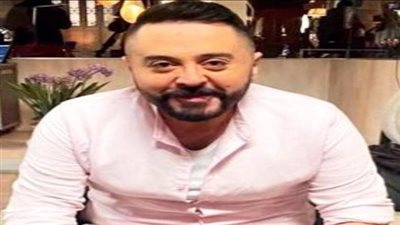 عمرو عبد العزيز يبكي والسر سمير غانم ويكشف عن سر تقليده للفنانين