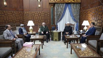 الإمام الأكبر يدعو للتصدي لحملات التغريب والانسلاخ من الهوية