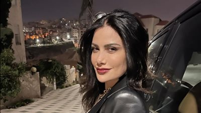 بإطلالة شبابية صبا مبارك تستعرض أناقتها 