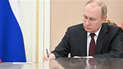 عاجل.. روسيا تعلن إقامة علاقات دبلوماسية مع جمهوريتي دونيتسك ولوغانسك