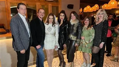 نيرمين الفقي تهنئ دنيا عبد العزيز بزفافها عبر 