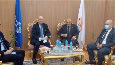 سفير إسبانيا بمصر يشهد احتفالية كلية الألسن بأسوان بيوم بلاده (صور)