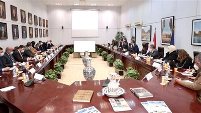 اجتماعًا وزاريًا لمناقشة تداعيات الأزمة الروسية الأوكرانية على القطاع السياحي 