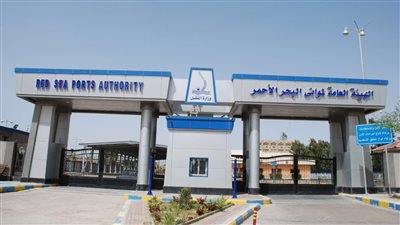 إغلاق ميناء السويس البحري لسوء الأحوال الجوية