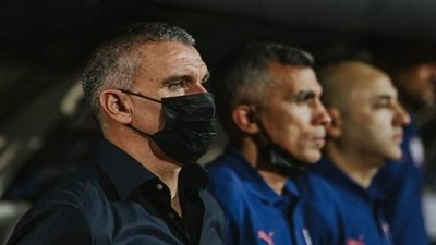 كارتيرون يطرد 4 لاعبين من الزمالك