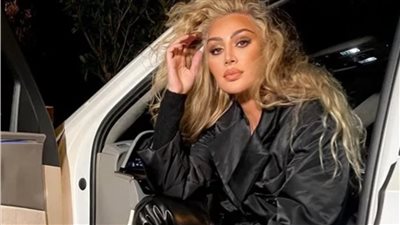 من داخل سيارتها.. مايا دياب تخطف الأنظار