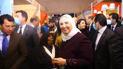 وزيرة التضامن تفتتح دورة جديدة لمعرض ديارنا بحضور وزير الشباب والرياضة