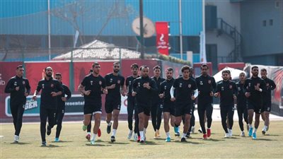 نجم الأهلي يبدأ الجري حول الملعب