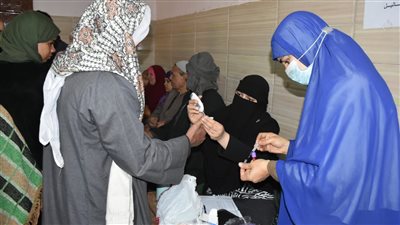 جامعة السادات: الكشف على 336 حالة في قافلة طبية مجانية بقرية كفر الحما 