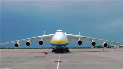 روسيا تدمر أكبر طائرة في العالم داخل مطار أوكراني 