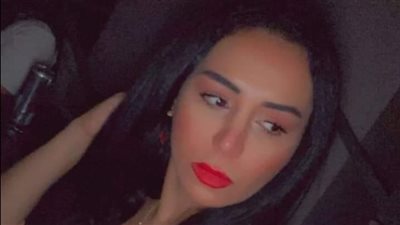 إيناس شيحة تطلب الدعاء لوالدتها