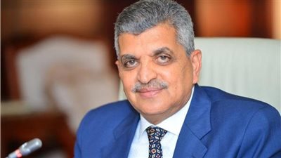 أسامة ربيع: قناة السويس حققت أعلى إيرادات وحمولات وعدد سفن