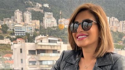 منة فضالي تخطف الأنظار بإطلالة جذابة من لبنان