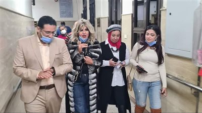 زيارة وفد من نجوم الفن لمستشفى أورام أسوان