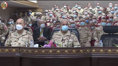 وزير الدفاع يشهد المرحلة الرئيسية لمشروع مراكز القيادة التعبوي 