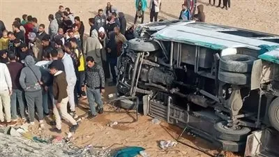 إصابة 21 شخصًا في حادث انقلاب سيارة بالدائري الأوسطي