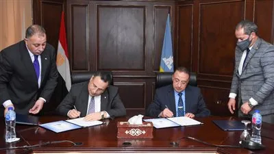محافظ الإسكندرية ورئيس الجامعة يوقعان بروتوكول تعاون لتقديم الخدمات الاستشارية للمشروعات