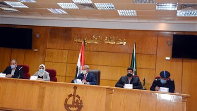 محافظ القليوبية يشدد على رؤساء المدن في التعامل بحسم مع مخالفات البناء