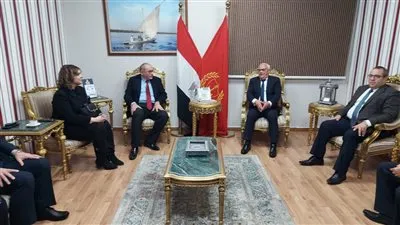 محافظ بورسعيد يصدر حركة تنقلات داخلية في الأحياء