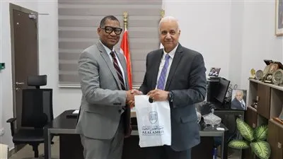 رئيس جامعة العلمين الدولية يبحث سبل التعاون مع 