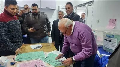 محافظ بورسعيد يدلي بصوته في انتخابات نقابة المهندسين العامة