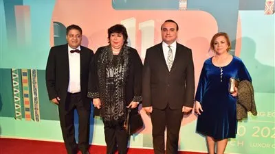 وزيرة الثقافة ونجوم السينما على الريد كاربت بمهرجان الأقصر (صور)