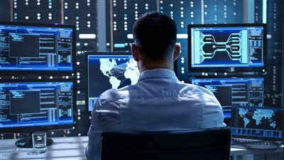 السيبرانية وأهمية التعامل مع الاختراقات اليومية