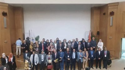 طب بشري سوهاج تشارك بالمؤتمر الأول للتطبيب عن بعد بالقاهرة