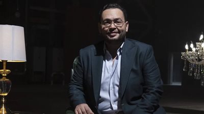 بإطلالة كلاسيكية.. أحمد رزق يتألق بأحدث ظهور له 