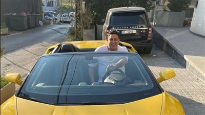 بعد شكوته من قلة الأموال.. حمو بيكا يبهر جمهوره بسيارته الجديدة