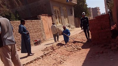 الداودي: تغيير خطوط المياه المتهالكة بمدينة قنا وإعادة رصف الطرق قريبا 