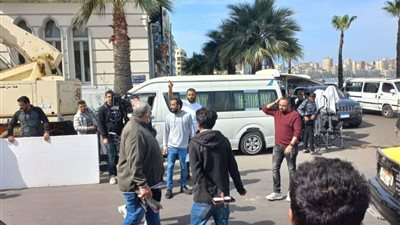 بيومي فؤاد يتسبب في شلل مروري بكورنيش الإسكندرية (صور)