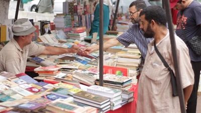 بيع كتب الوزارة فى السوق السوداء