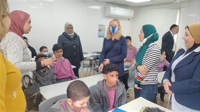 خبراء تربويون أجانب يتعرفون على تجربة تطوير التعليم في مدارس القاهرة