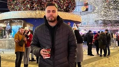 المصري منُقذ الأطفال العالقين في اليمن يكشف تفاصيل الواقعة