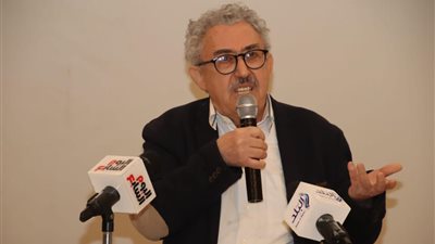 تكريم المخرج فريد بوغدير وتوزيع جوائز المهرجان وإعلان اسم الفيلم الفائز بجائزة الراحل محمود عبد العزيز.. تعرف علي تفاصيل ختام مهرجان الأقصر للسينما الإفريقية 