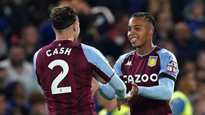 موعد مباراة ليدز يونايتد ضد أستون فيلا اليوم الخميس في الدوري الإنجليزي