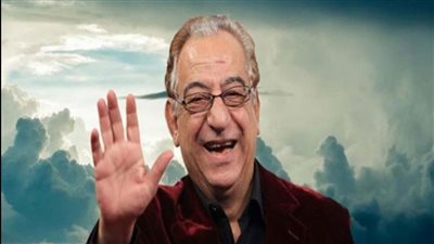 أرملة الفنان أحمد راتب تهدي بعض مقتنيات زوجها للمركز القومى للمسرح