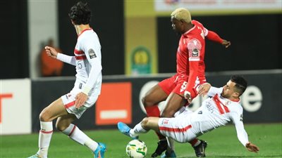 تقارير صحفية: نجم الأهلي السابق على رادار الزمالك