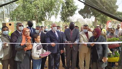 وزير الري ونظيره الجنوب سوداني يفتتحان معرض زهور الربيع بالقناطر (صور)