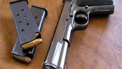 أثناء عبثه بسلاح ناري.. إصابة طالب برصاصة في الصدر بسوهاج