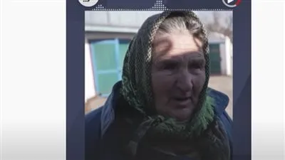 شاهد.. ماذا فعلت مُسنة أوكرانية بعد القصف الروسي على قريتها