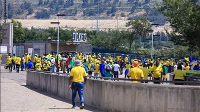 تعذر دخول حافلة الأهلي إلى ملعب سوكر سيتي قبل مواجهة صن داونز