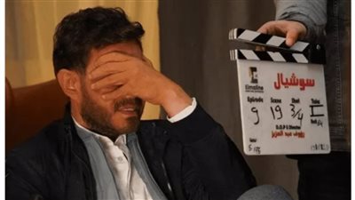 بهذه الطريقة.. أحمد زاهر يروج لـ 